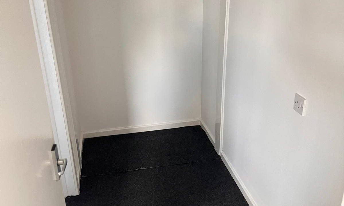 Flat Longhurst Close in Leicester