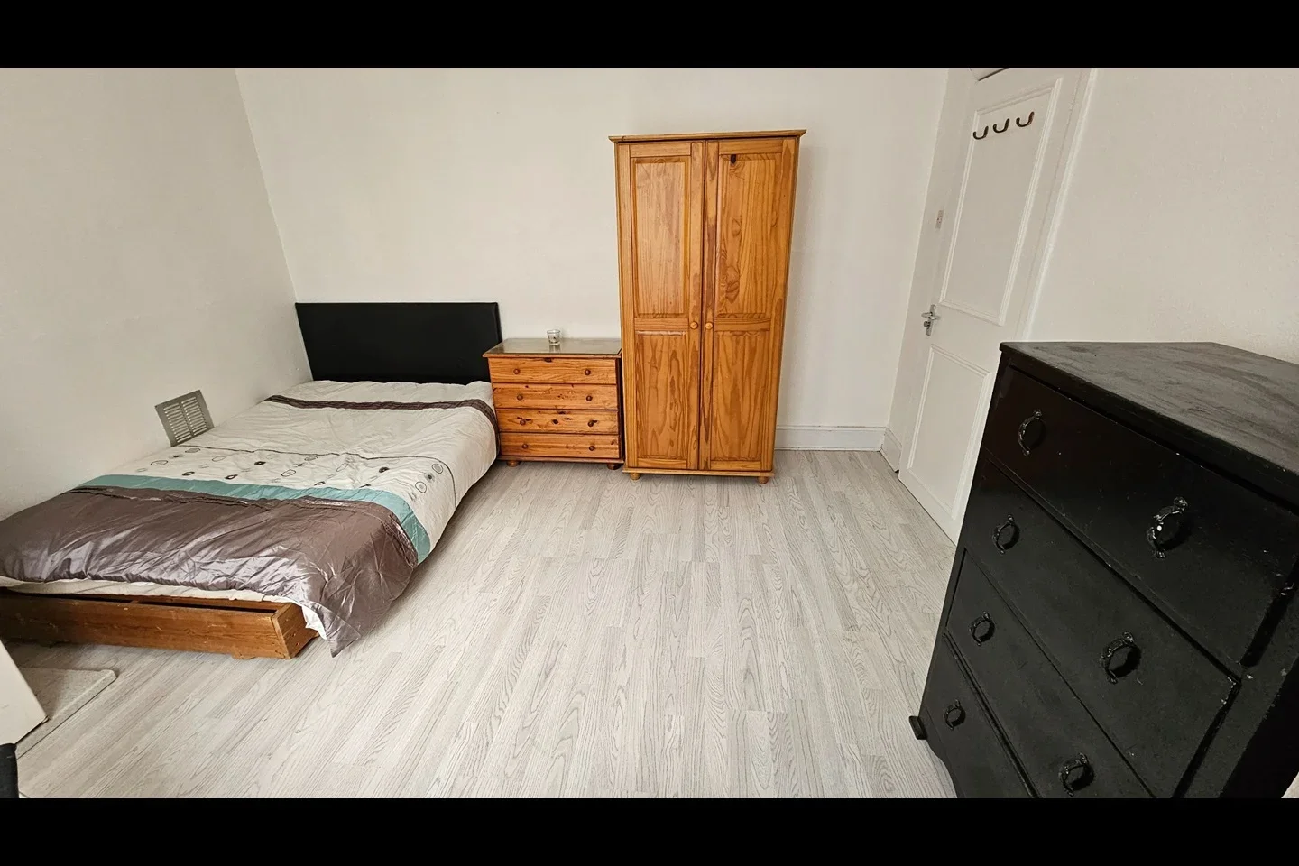 Room Dawes Road in Greater London
