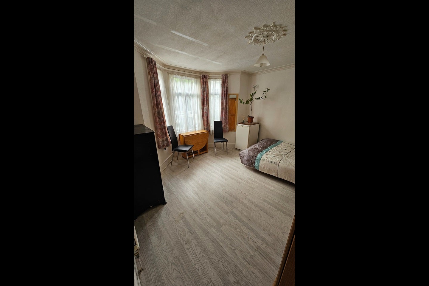 Room Dawes Road in Greater London