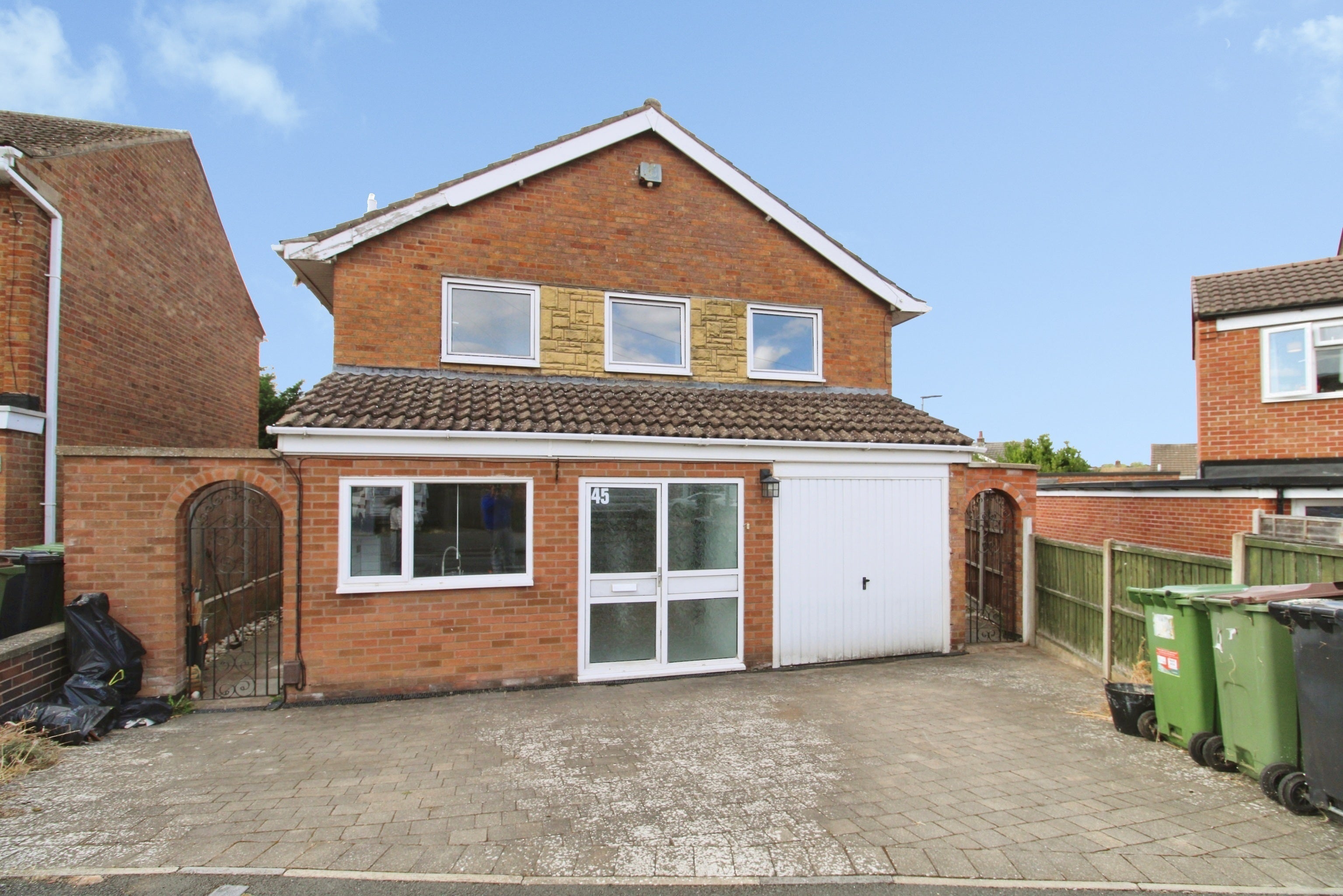 Flat St Ives Road in Oadby and Wigston