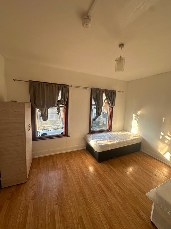 Room St. John's Terrace in Greater London