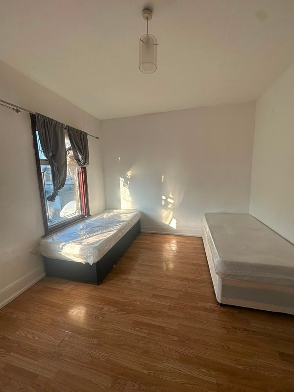 Room St. John's Terrace in Greater London