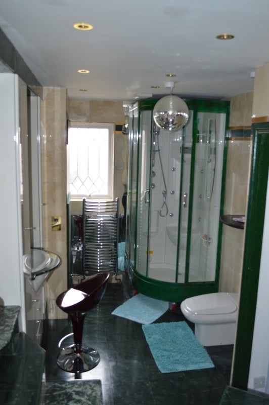 Room Jarrow Way in Greater London