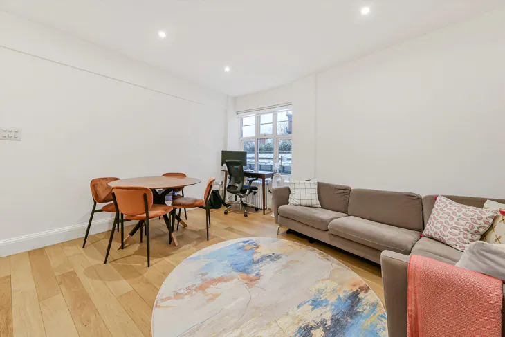 Flat College Crescent in London