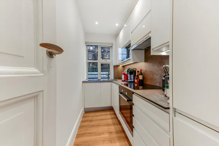 Flat College Crescent in London
