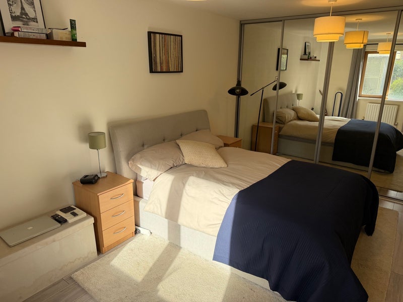 Flat Pancras Way in Greater London