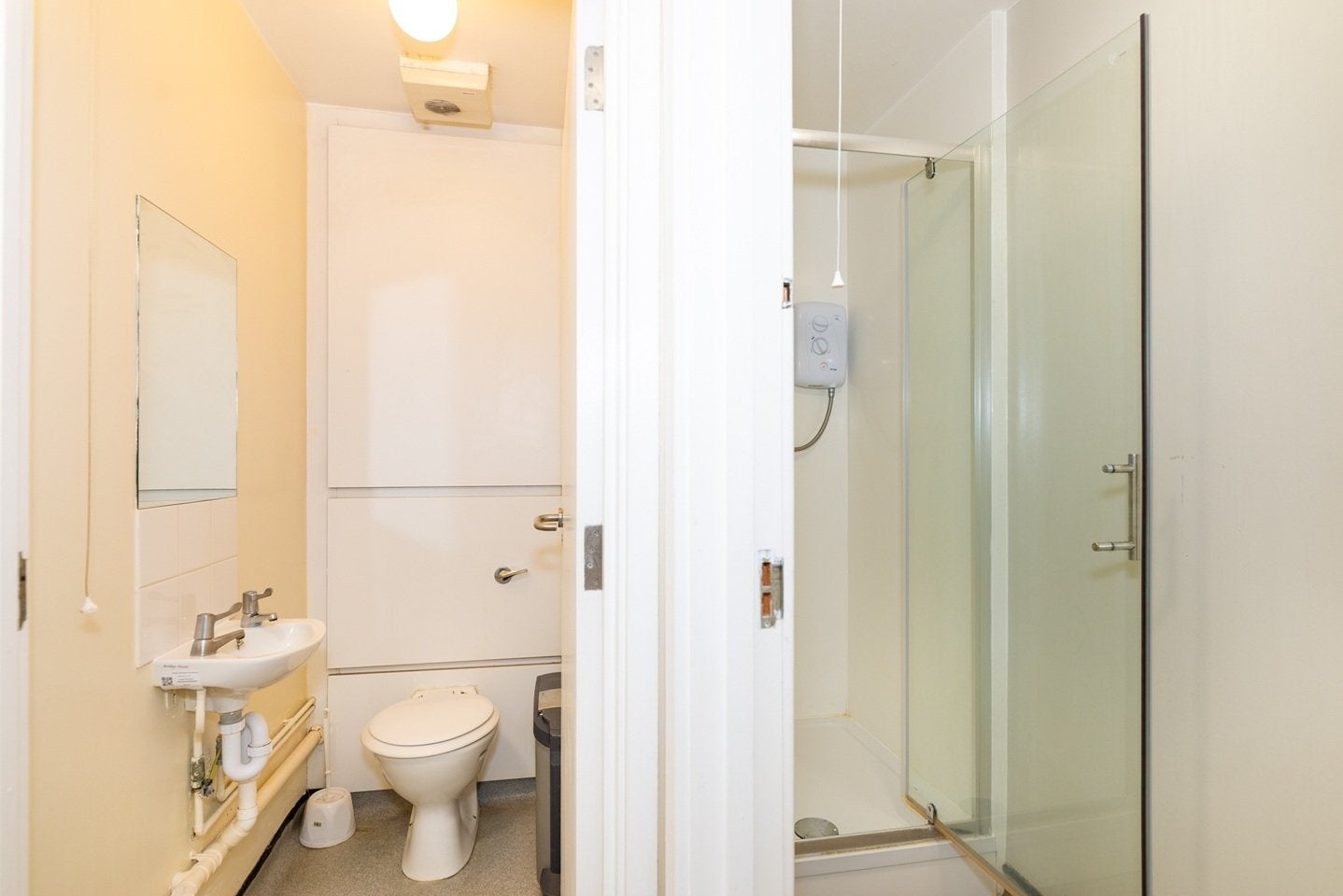 Room Foley Street in City of Westminster