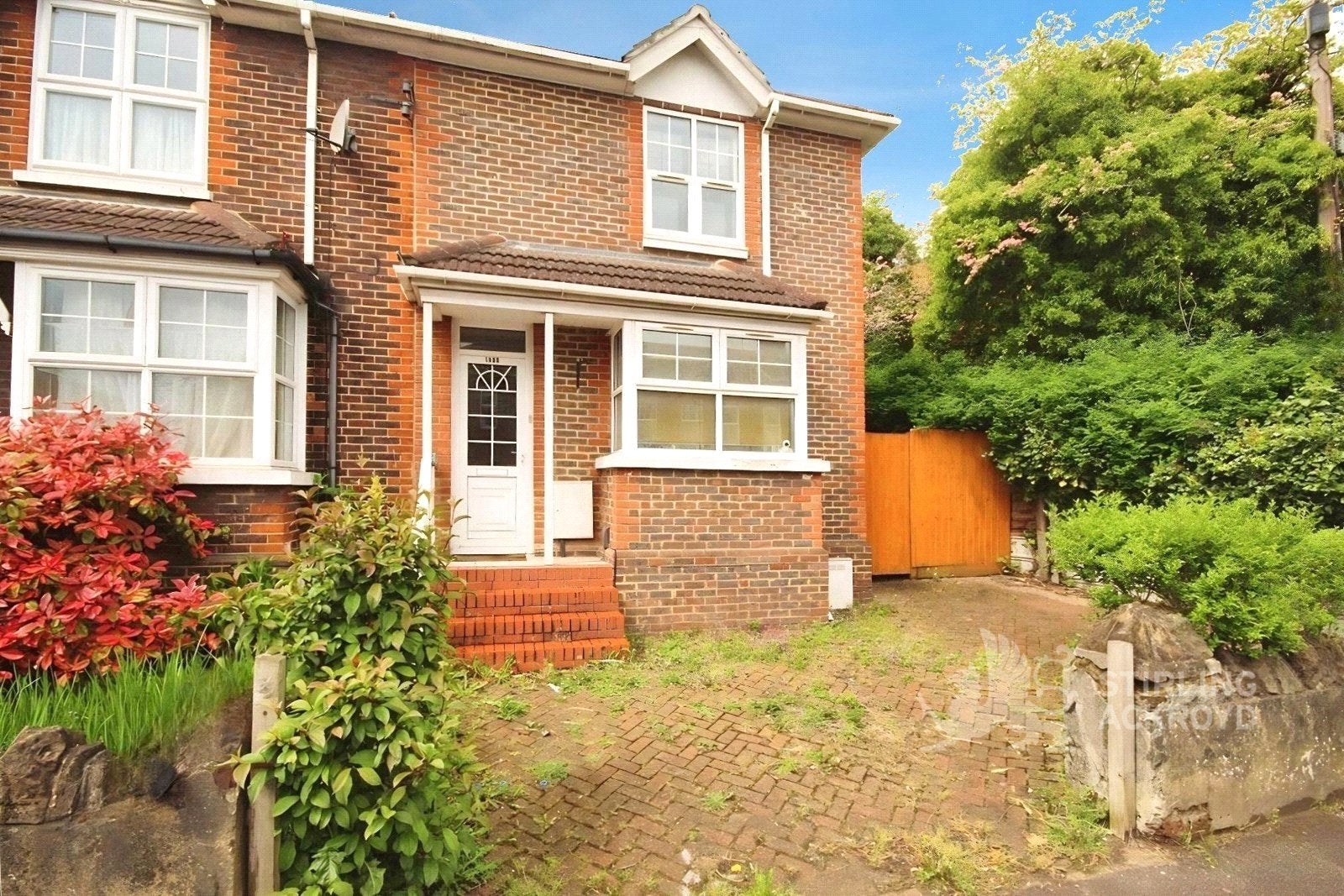 Room Hill View Crescent in Guildford