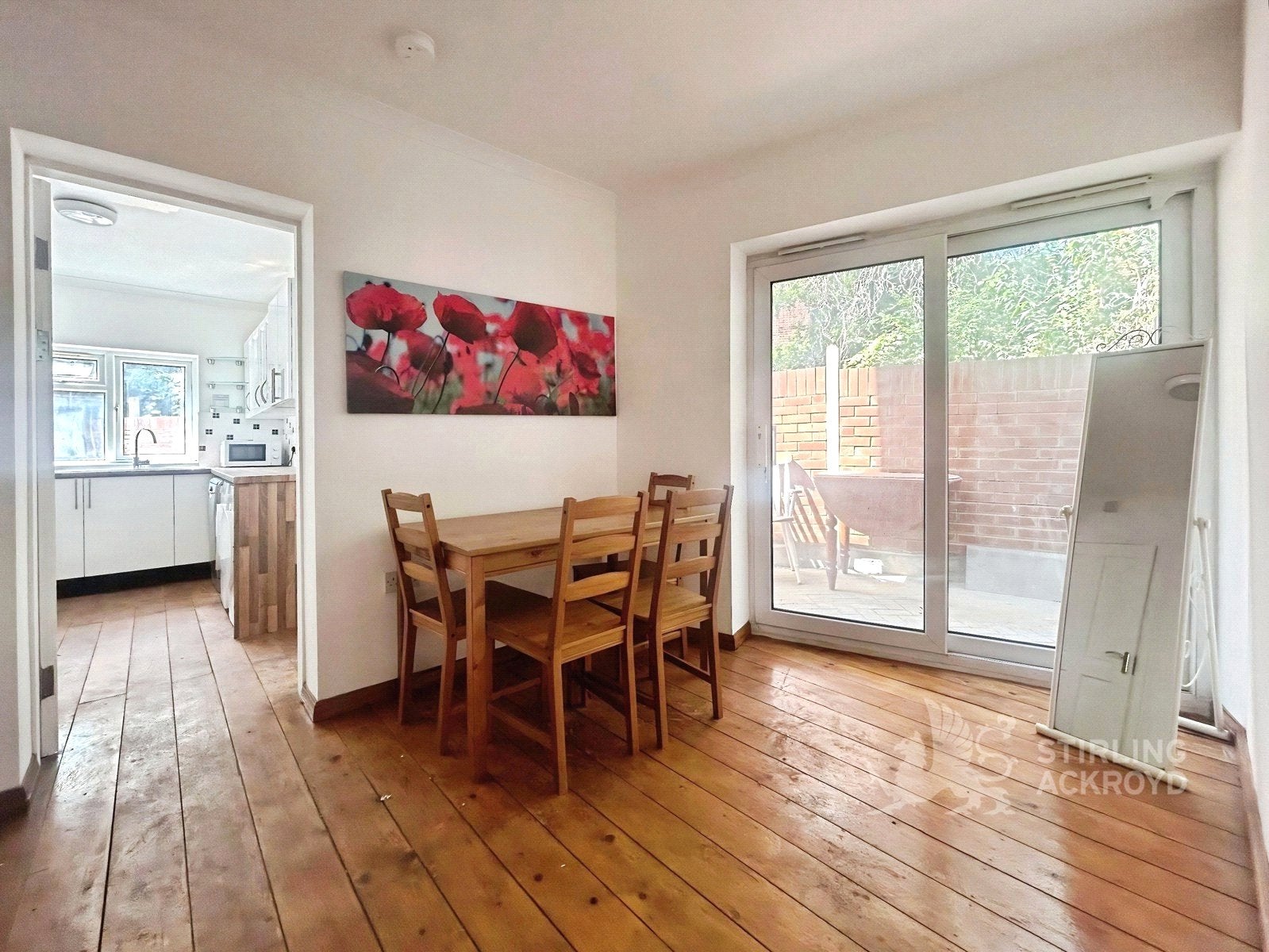 Room Hill View Crescent in Guildford