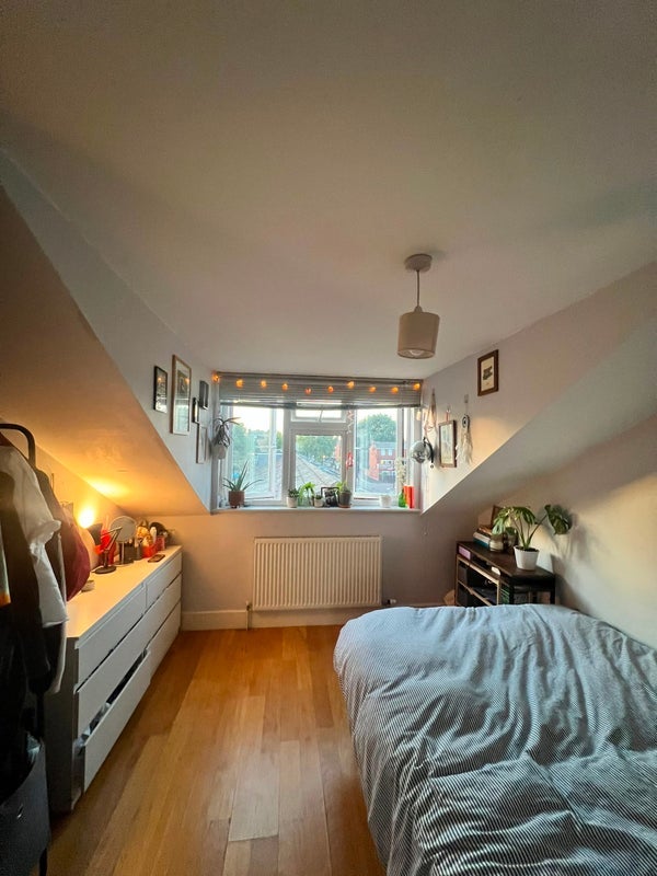 Room Urswick Road in Greater London
