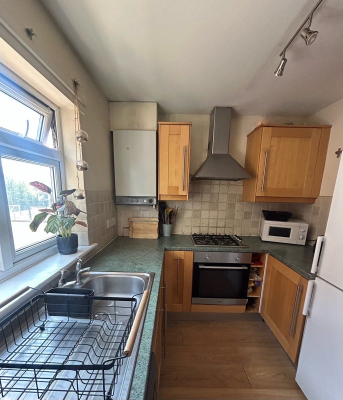 Room Urswick Road in Greater London