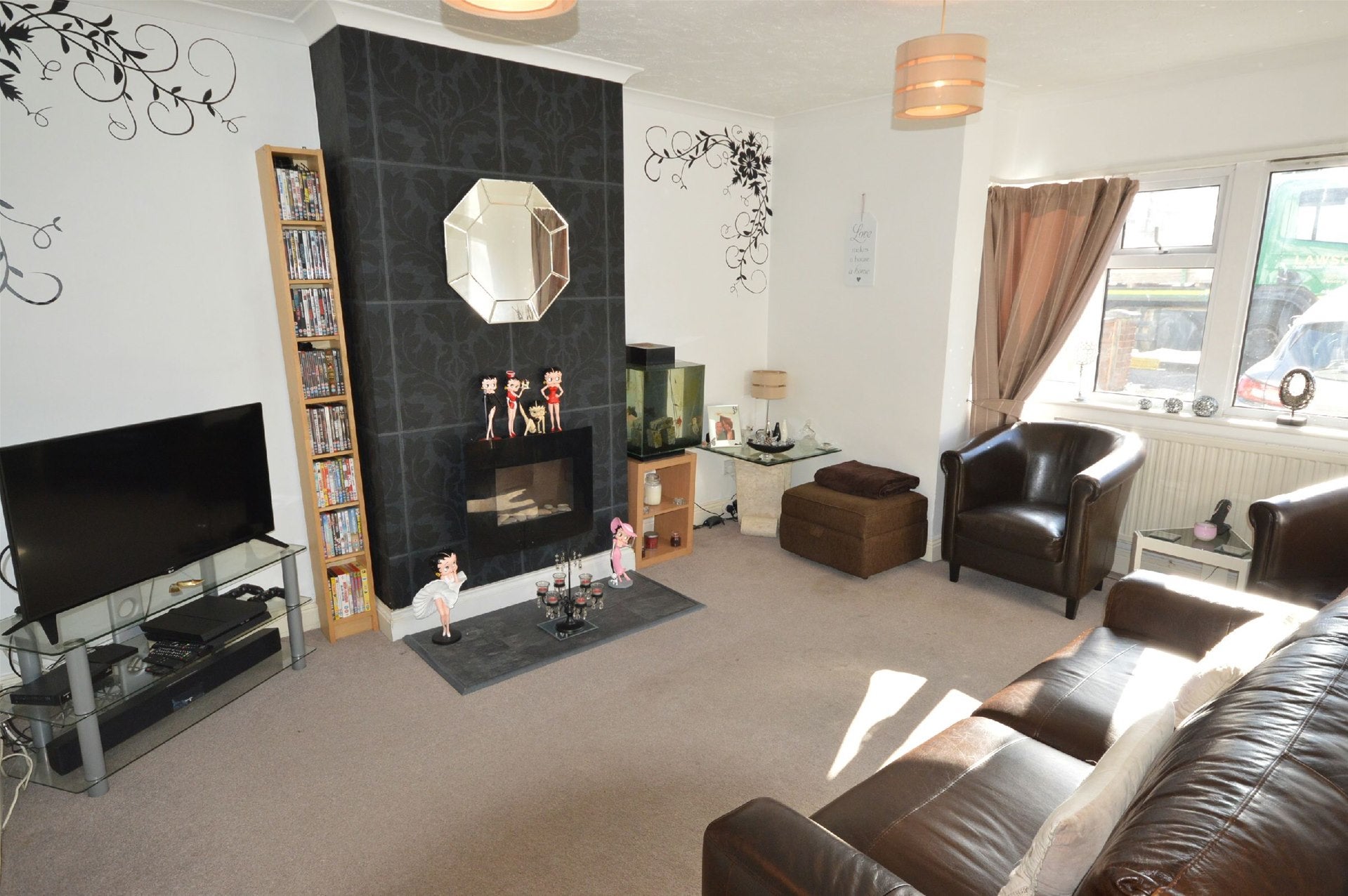 House Ashby Avenue in Greater London