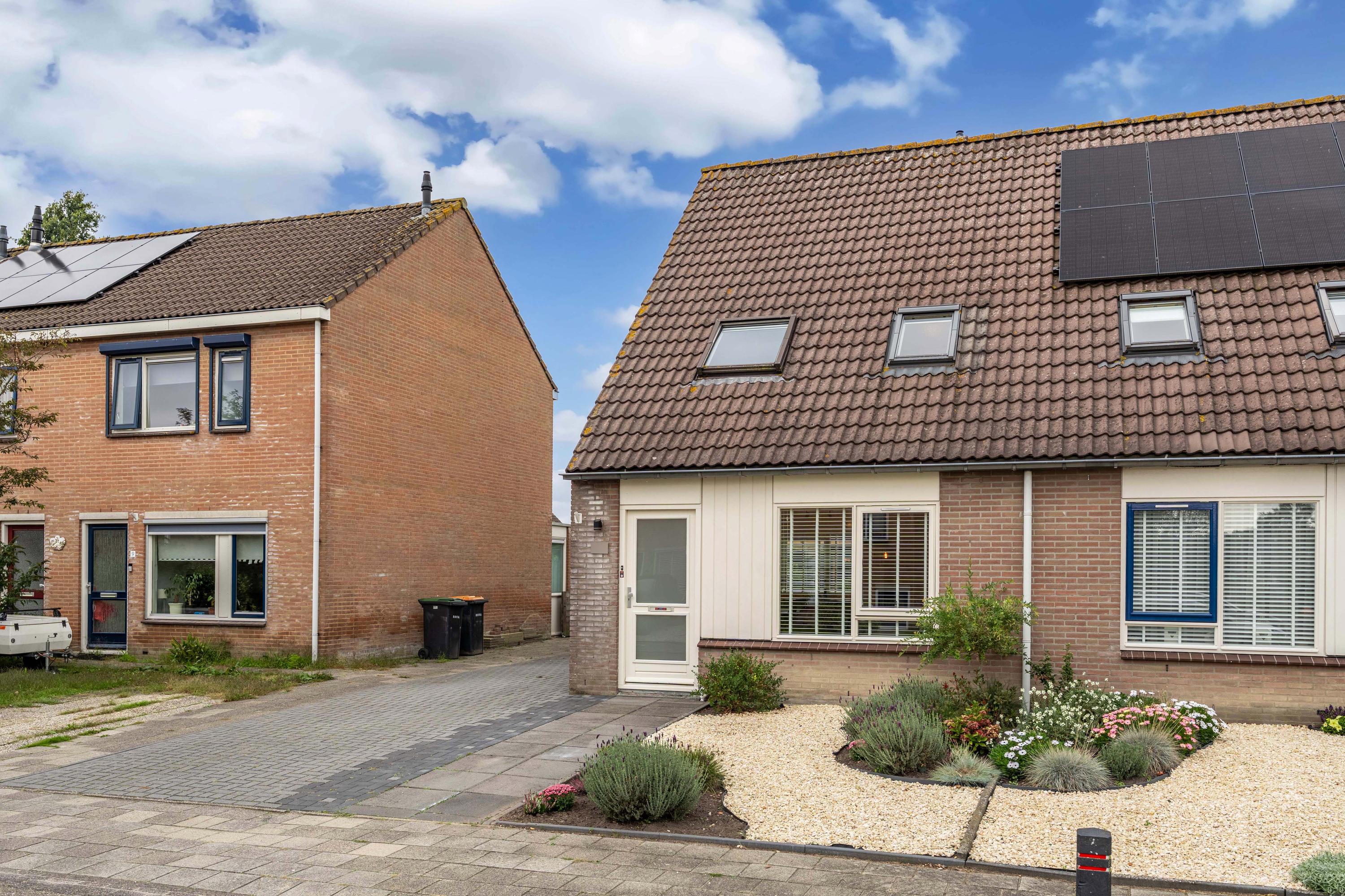 Hoekwoning te koop: Ir. C.A. Kloosterhuisstraat 11, Willemsoord