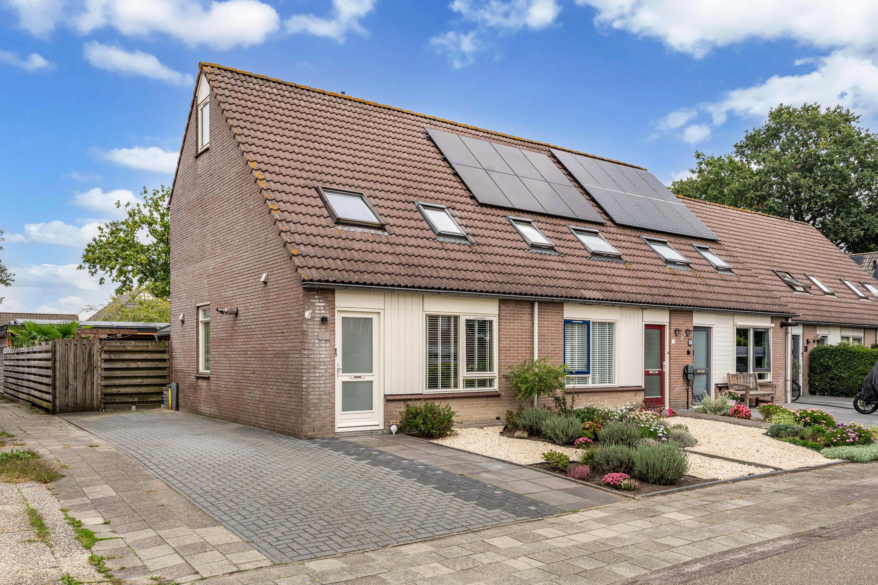 Huis Ir. C.A. Kloosterhuisstraat 11 in Willemsoord