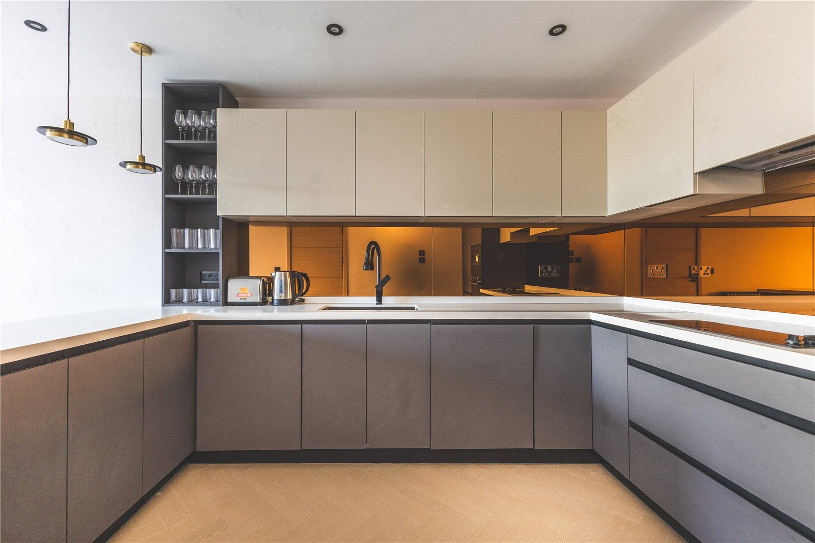 Flat Philpot Street in Greater London