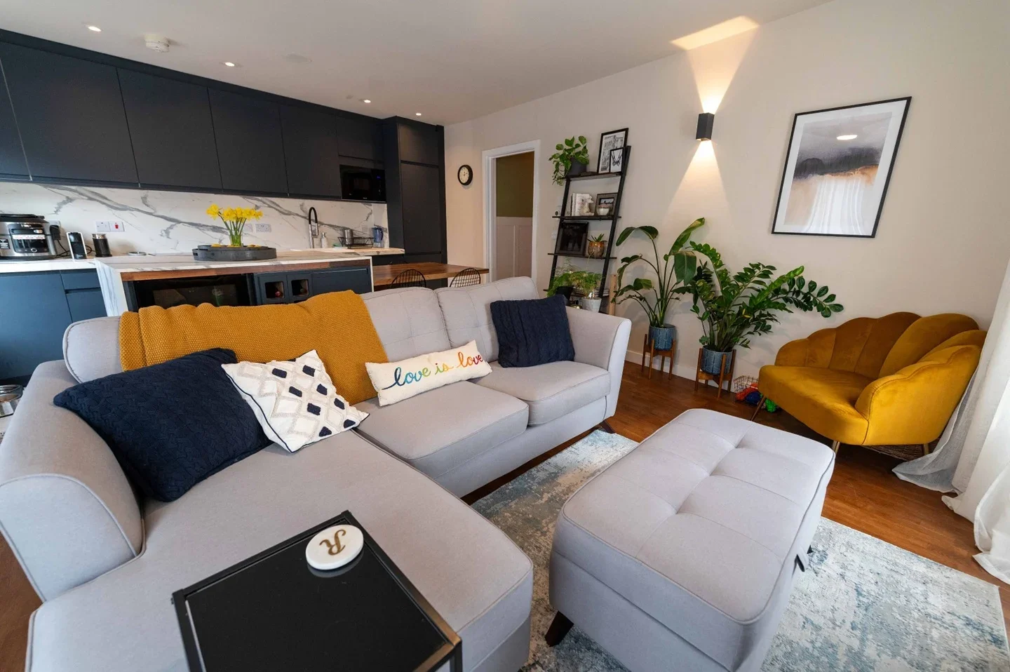 Flat Upper Richmond Road in Greater London
