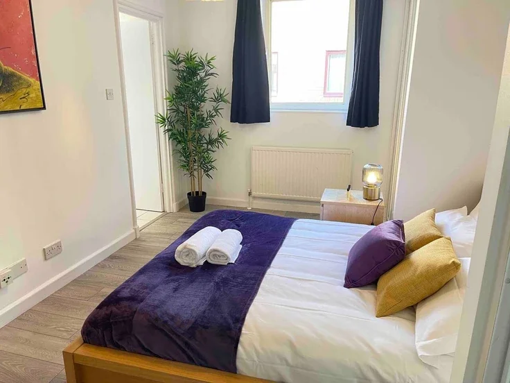 Flat Cape Yard in Greater London