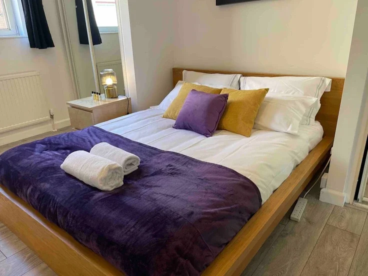 Flat Cape Yard in Greater London