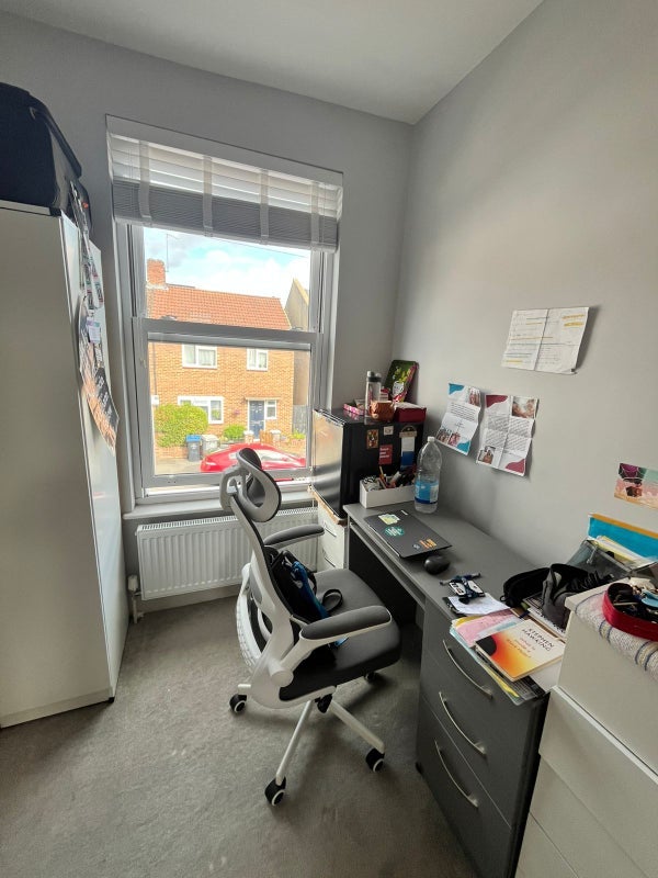 Room Greyhound Road in Greater London