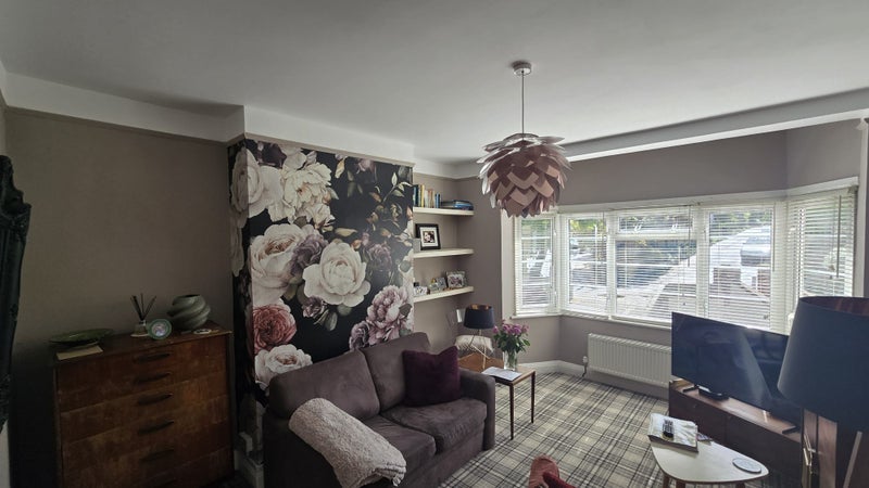 Flat Grover Court in Greater London