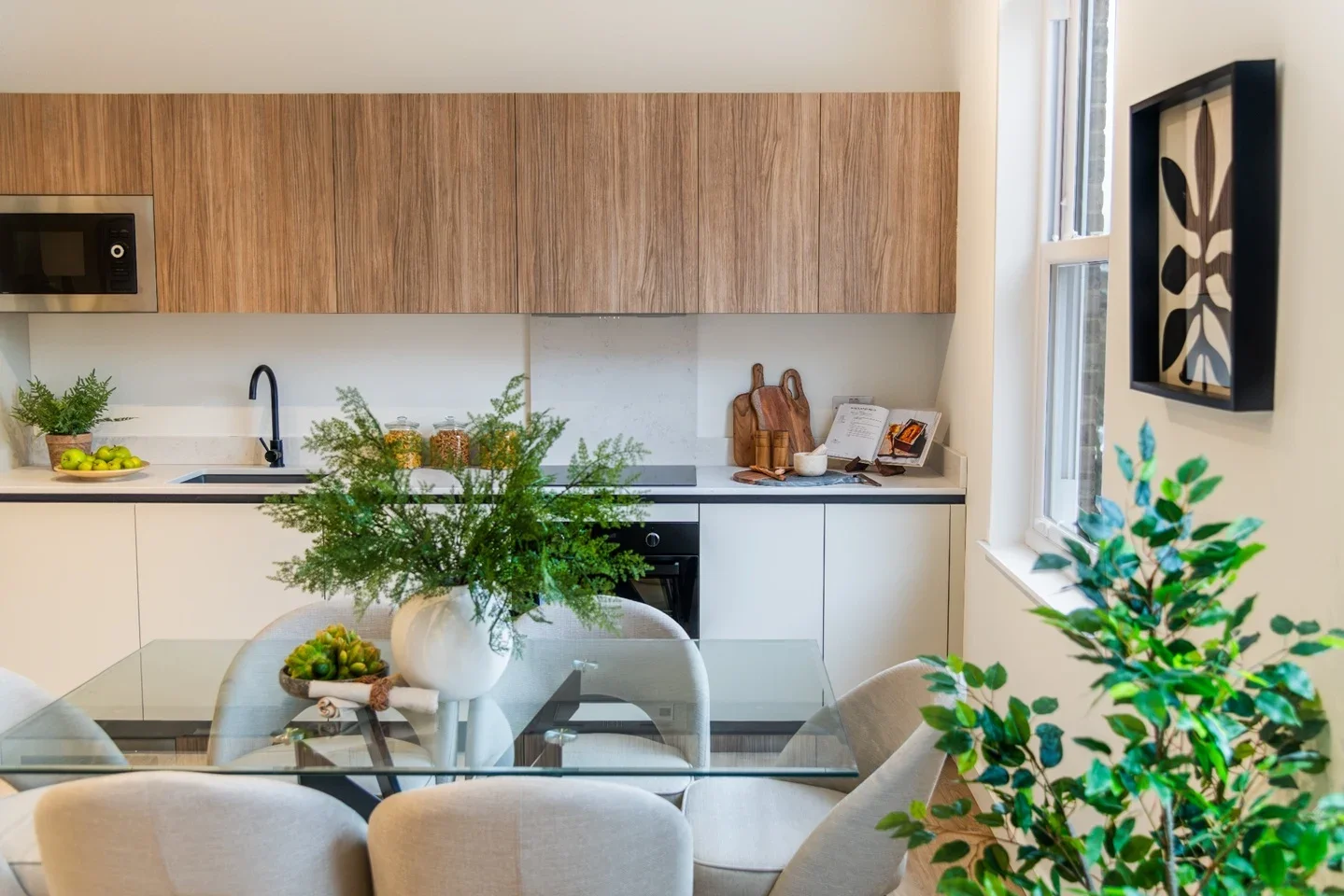 Flat Gladbeck Way in Greater London