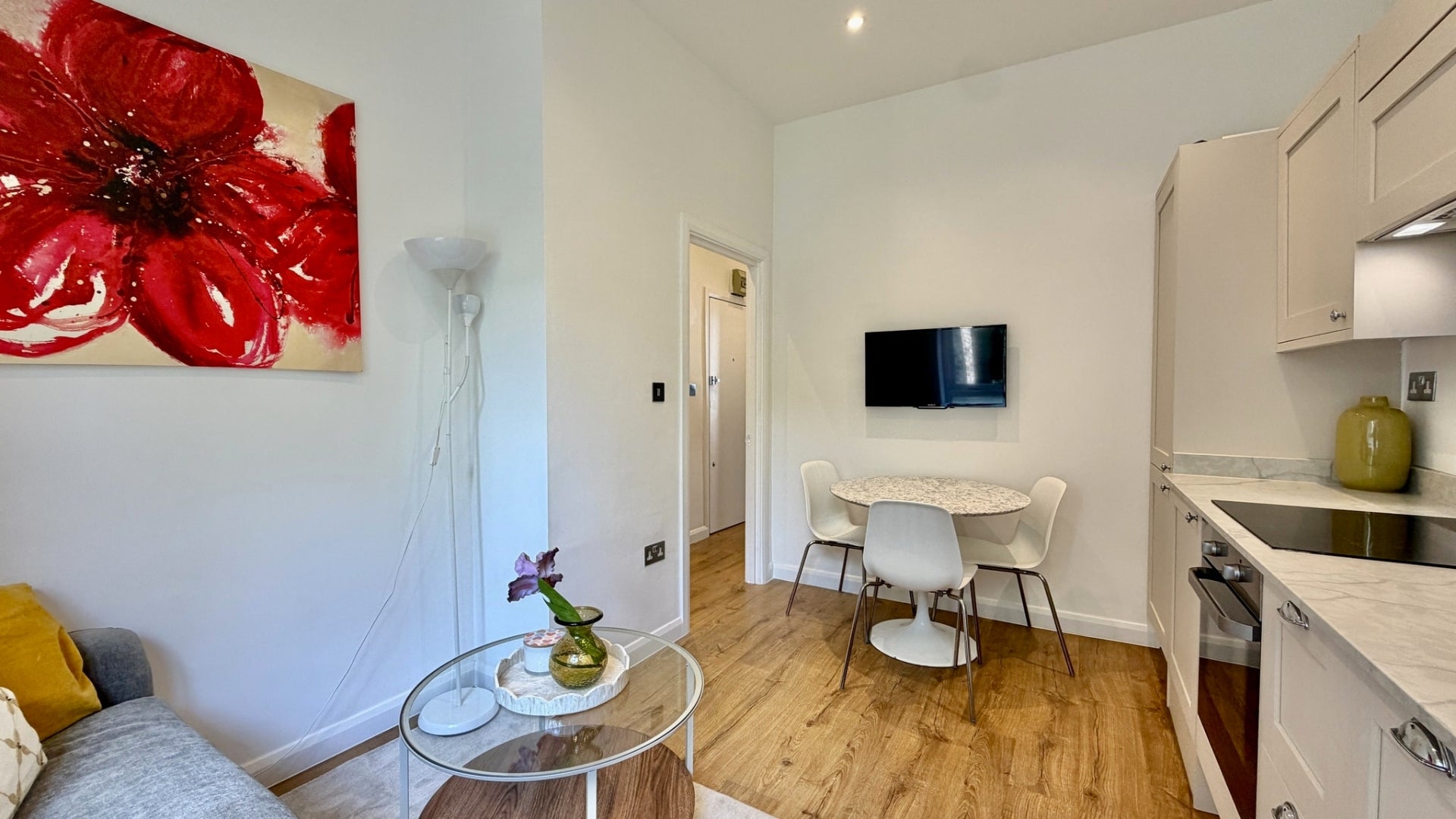 Flat Adelaide Grove in Greater London