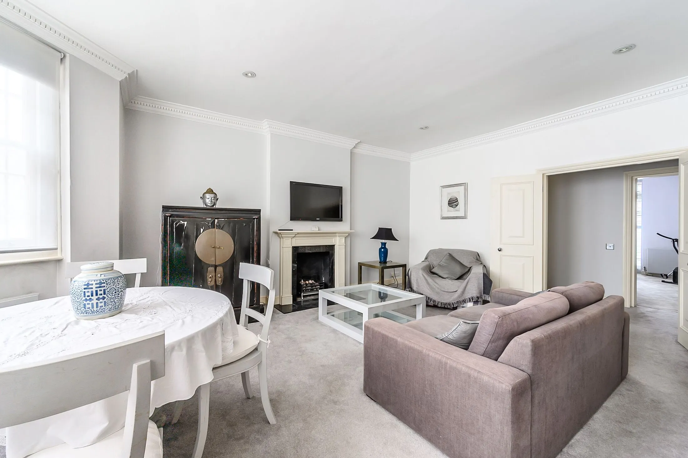 Flat Cranley Mews in Greater London