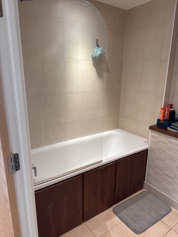 Room High Street in Greater London