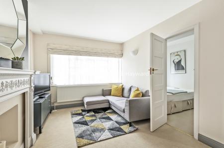 Flat Hornsey Lane in Greater London
