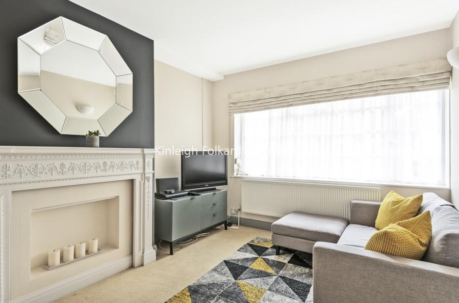 Flat Hornsey Lane in Greater London