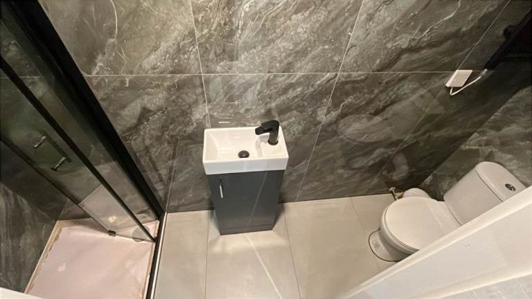 Flat Ashburnham Road in Greater London