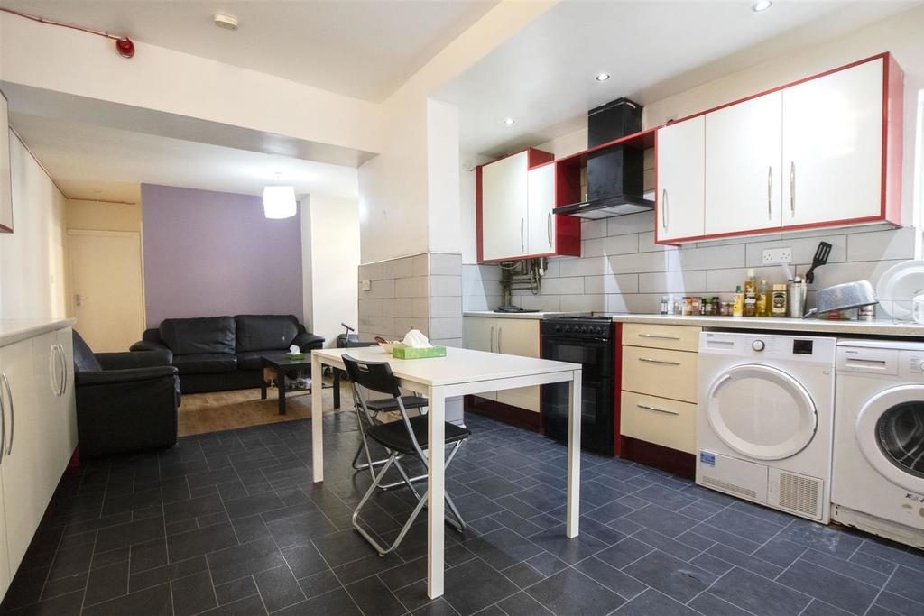 Flat Bournbrook Road in Birmingham