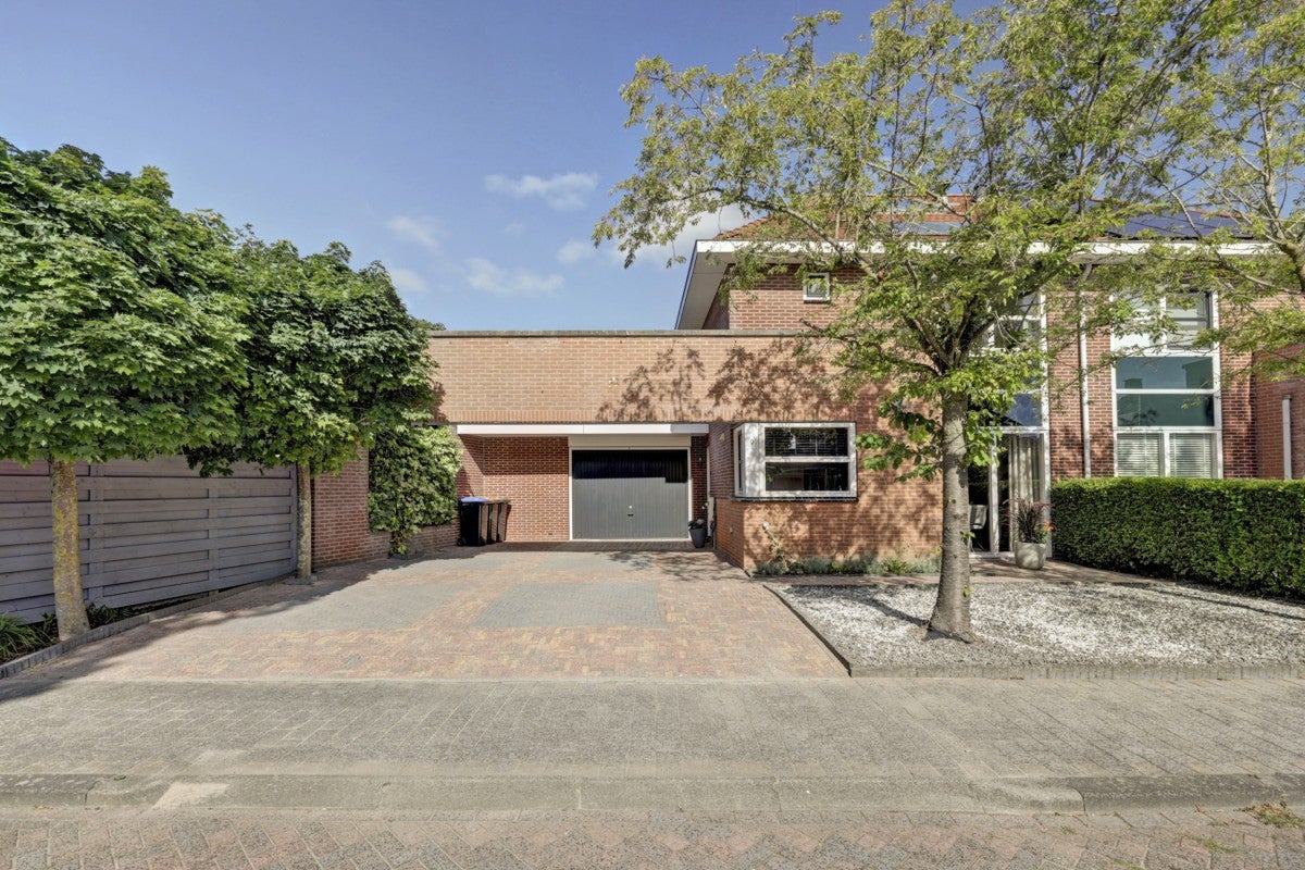 Hoekwoning te koop: Lire 9, Dronten