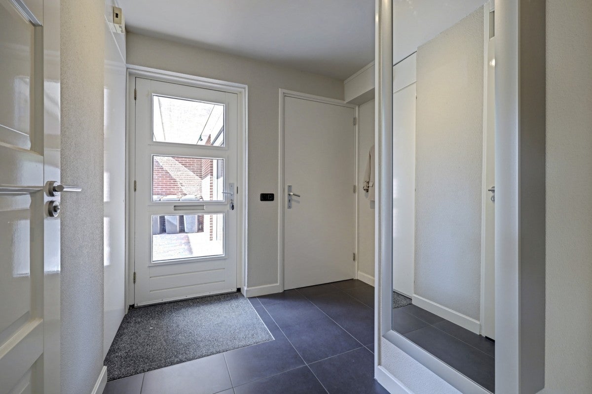 Hoekwoning te koop: Lire 9, Dronten