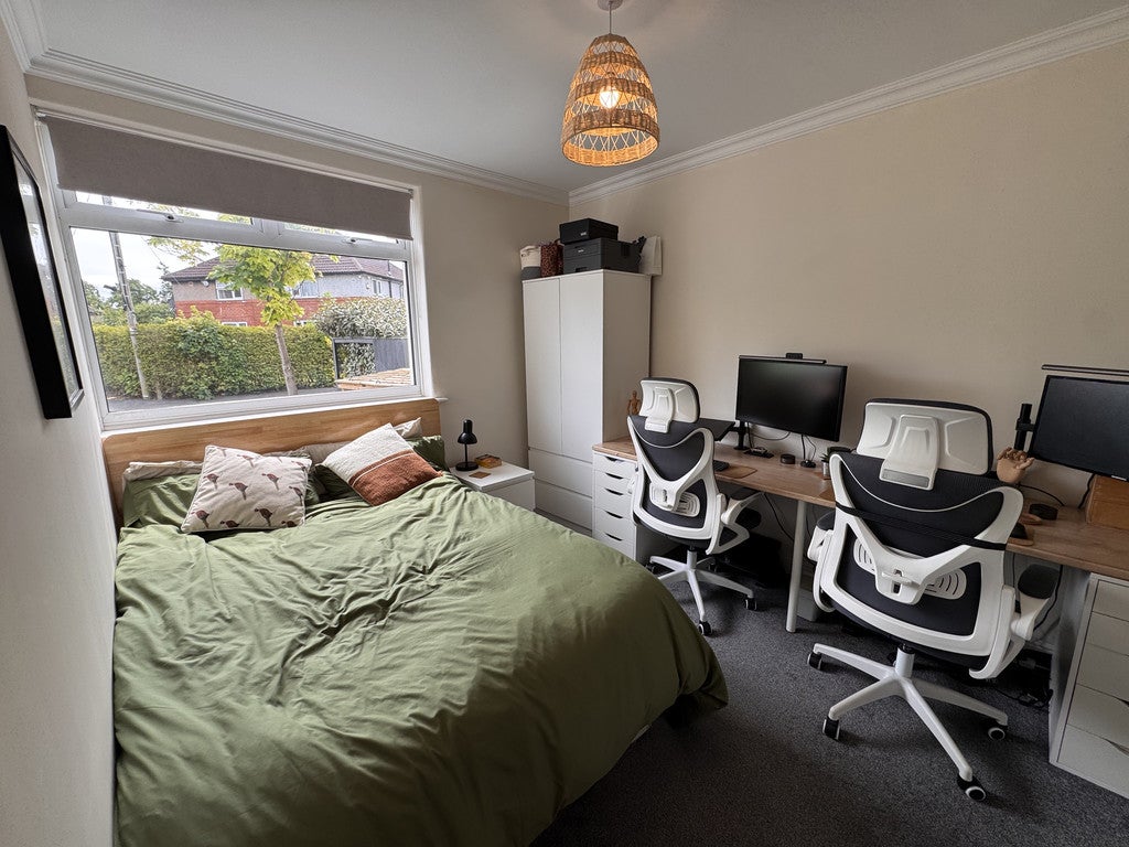 Room Ashton Avenue in York