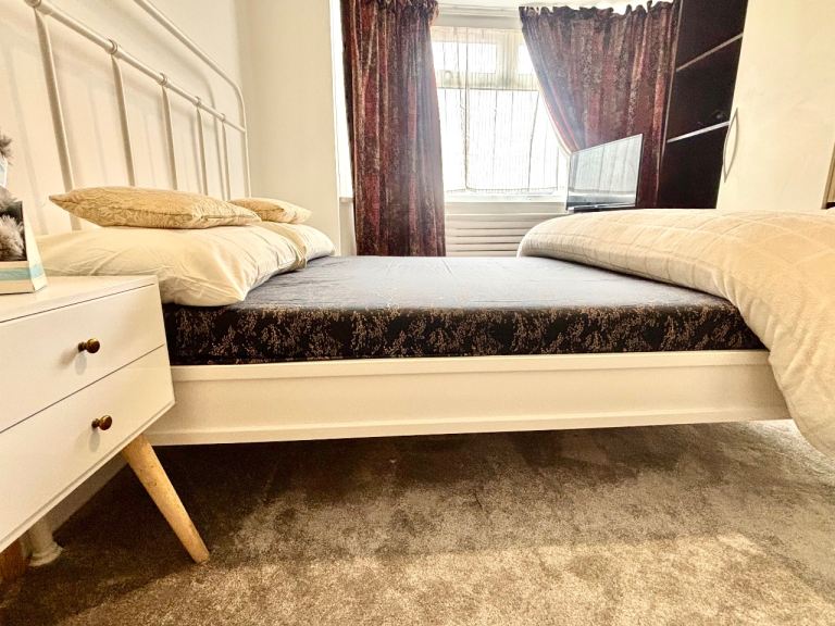Room The Broadway in Greater London