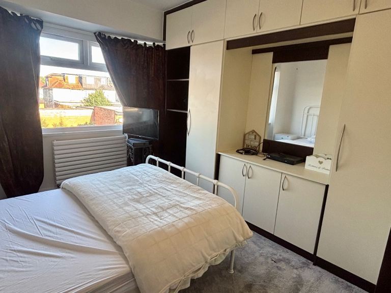 Room The Broadway in Greater London