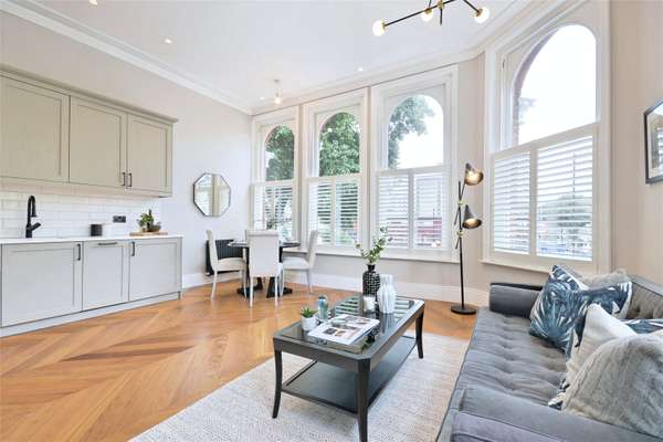 Flat Elgin Avenue in City of Westminster