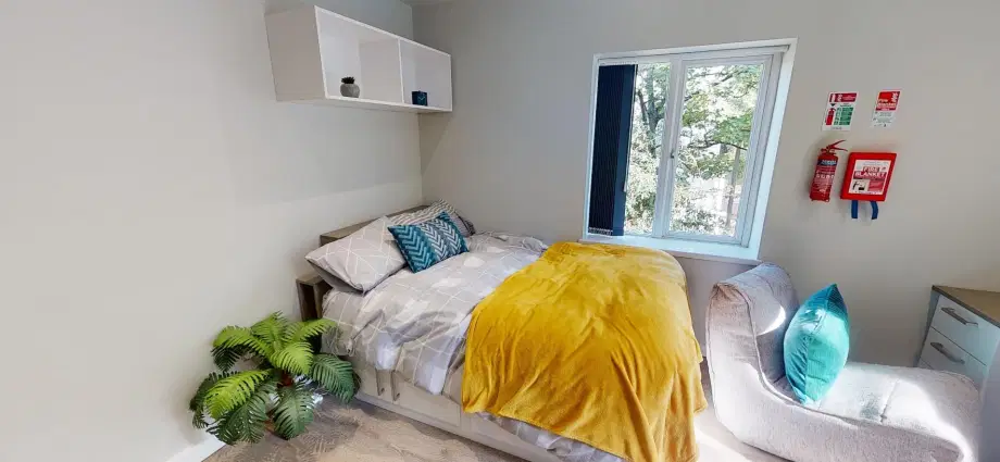 Room De Montfort Street in Leicester