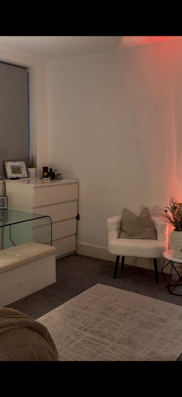 Room Balmes Road in Greater London