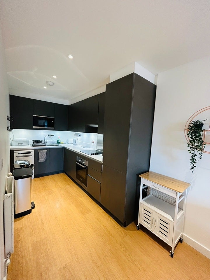 Flat Maud Street in Greater London