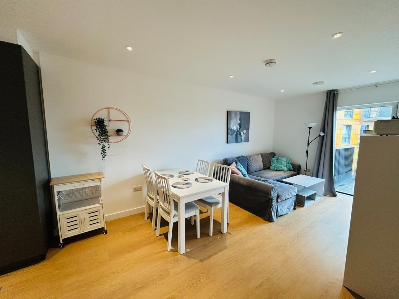 Flat Maud Street in Greater London
