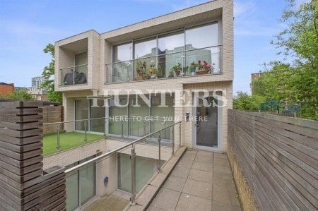Flat Seven Sisters Road in Greater London