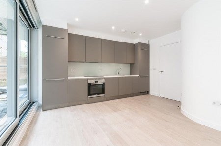 Flat Seven Sisters Road in Greater London