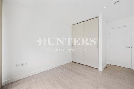 Flat Seven Sisters Road in Greater London