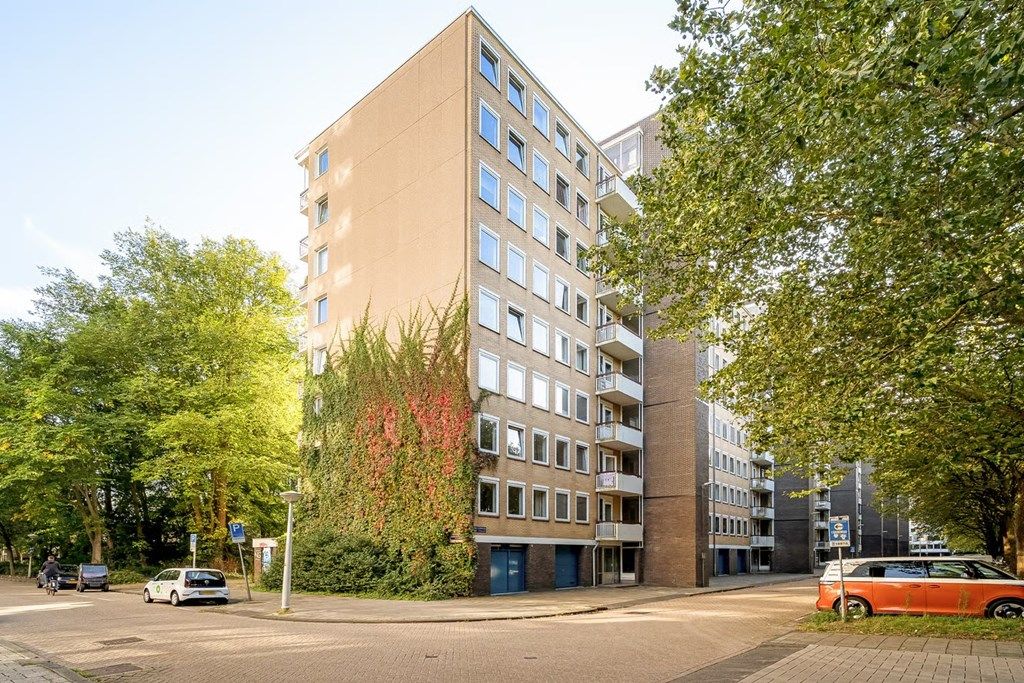 Flat Van Nijenrodeweg in Amsterdam