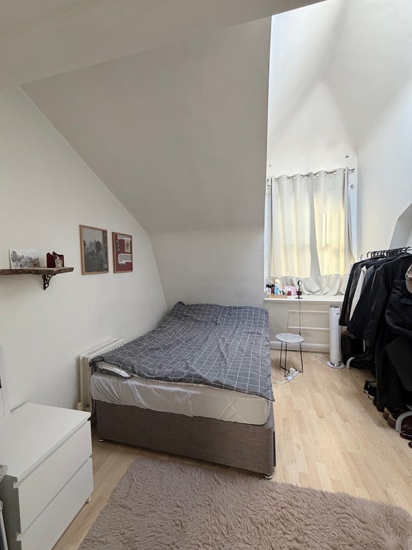 Room Holland Road in Greater London