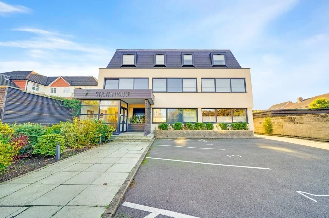 Flat Batavia Road in Borough of Spelthorne
