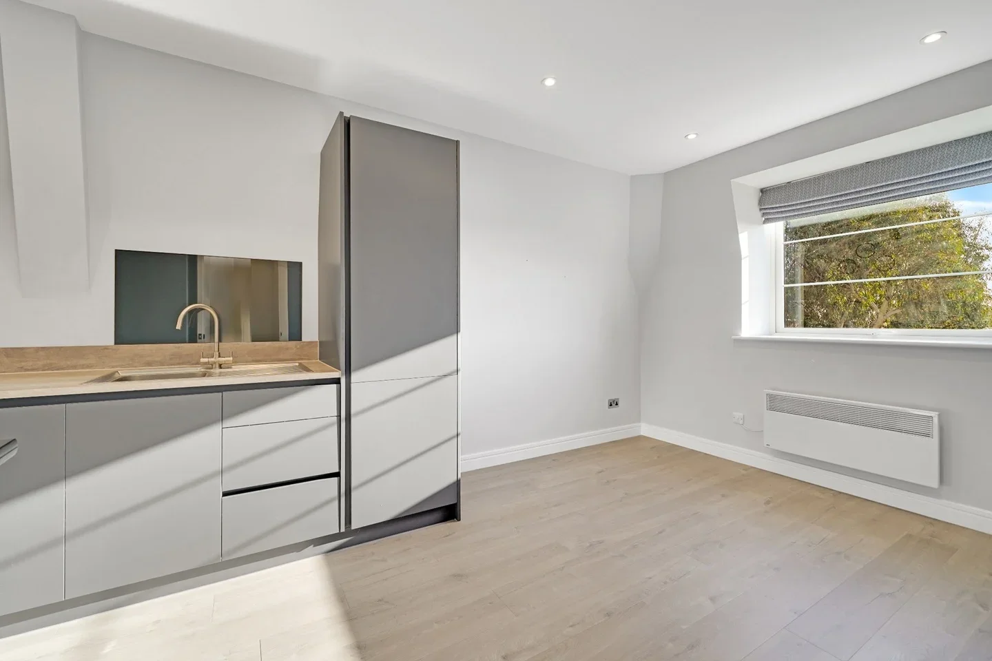 Flat Batavia Road in Borough of Spelthorne