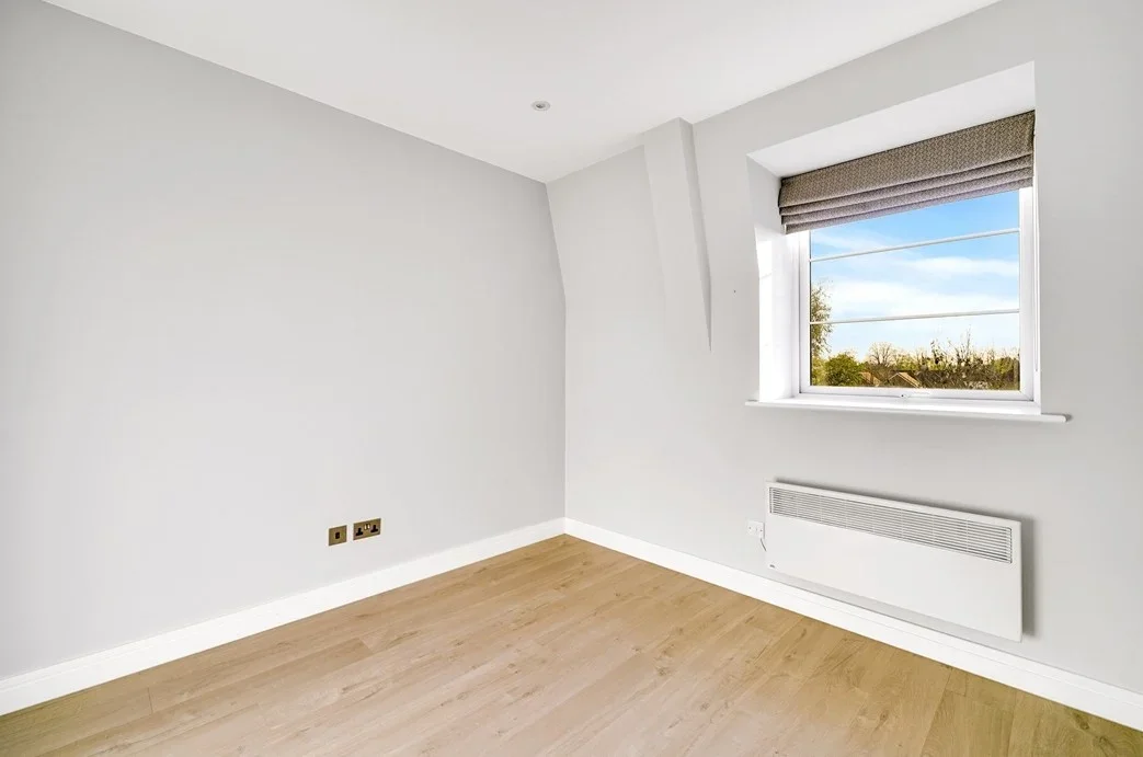 Flat Batavia Road in Borough of Spelthorne